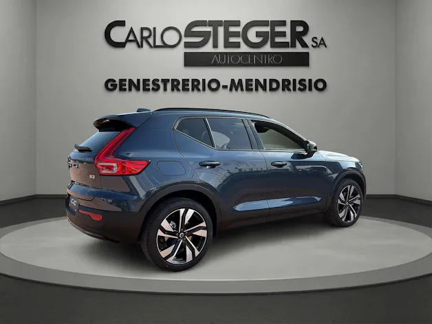 Volvo XC40 B3 Benzin Mild Hybrid Plus Dark DCT