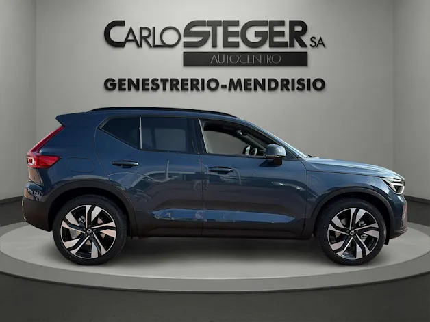 Volvo XC40 B3 Benzin Mild Hybrid Plus Dark DCT
