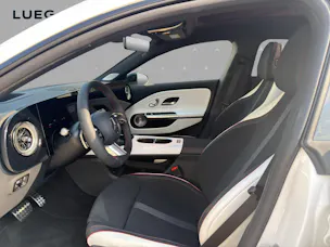 MERCEDES-BENZ CLA Shooting Brake 220 4Matic 8G-DCT