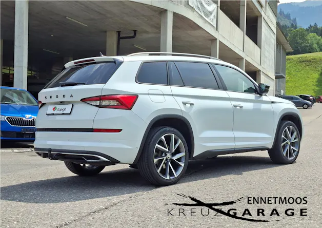 Škoda Kodiaq 2.0 TSI 4x4 Sport Line *8-fach bereift+AHK+Panodach*