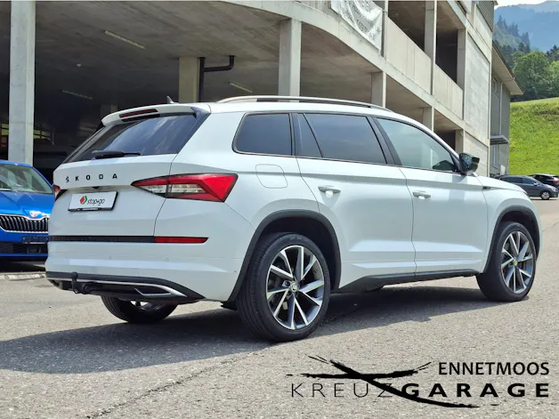 Škoda Kodiaq 2.0 TSI 4x4 Sport Line *8-fach bereift+AHK+Panodach*