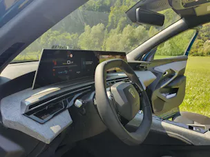 Peugeot 5008 e-Allure Premium 4x4
