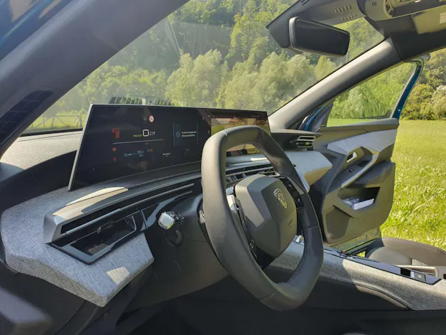 Peugeot 5008 e-Allure Premium 4x4