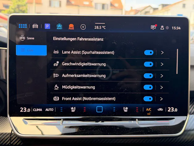 VW Golf R 2.0 TSI 333 PS 4MOTION *** AKRAPOVIC ABGAS & LEDER NAPPA ***