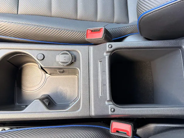VW Golf R 2.0 TSI 333 PS 4MOTION *** AKRAPOVIC ABGAS & LEDER NAPPA ***