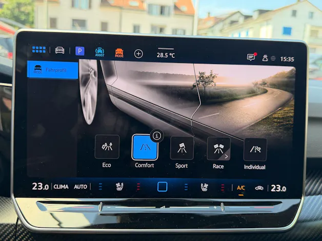 VW Golf R 2.0 TSI 333 PS 4MOTION *** AKRAPOVIC ABGAS & LEDER NAPPA ***