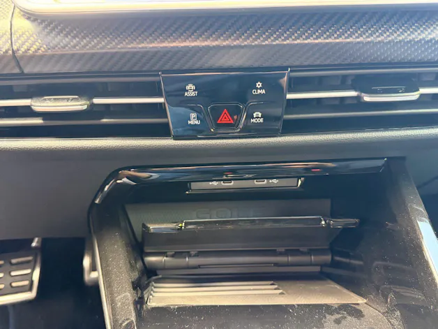 VW Golf R 2.0 TSI 333 PS 4MOTION *** AKRAPOVIC ABGAS & LEDER NAPPA ***