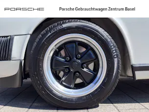 PORSCHE 911 Carrera Coupé