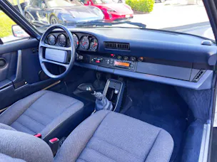 PORSCHE 911 Carrera Coupé