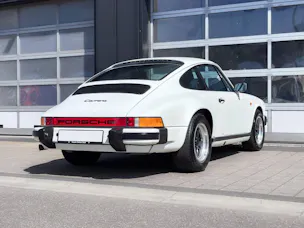 PORSCHE 911 Carrera Coupé