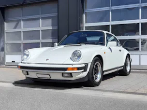 PORSCHE 911 Carrera Coupé