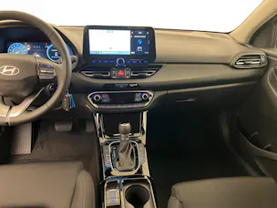 HYUNDAI i30 1.5 T-GDi Amplia