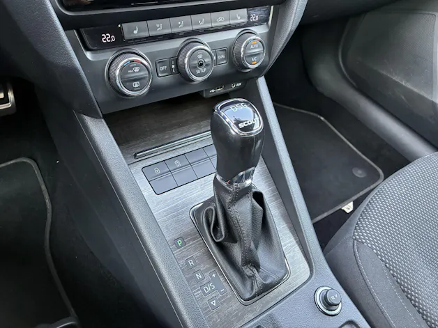 Škoda Octavia Combi 2.0 TDI Scout 4x4 DSG