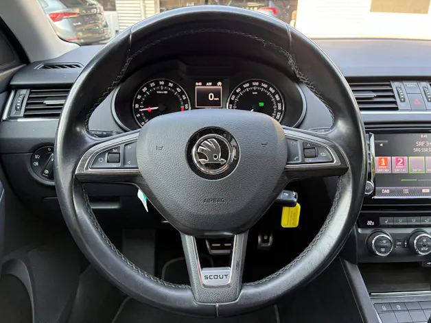 Škoda Octavia Combi 2.0 TDI Scout 4x4 DSG