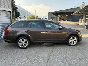 SKODA Octavia Combi 2.0 TDI Scout 4x4 DSG