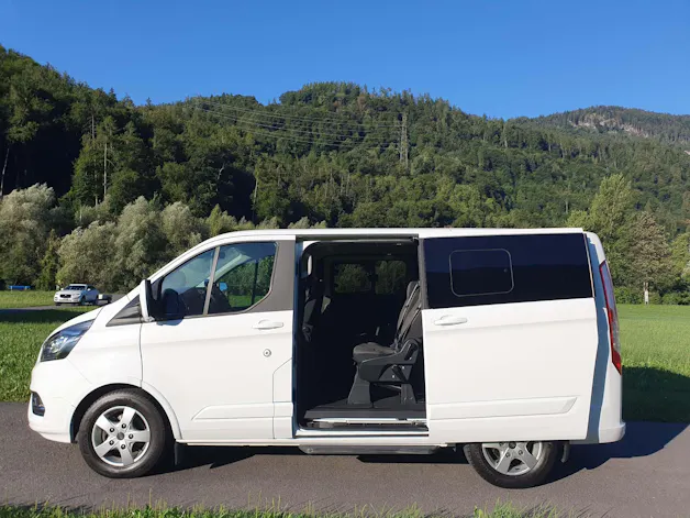 Ford Tourneo Custom 320 L1 2.0 TDCi 185 Titanium