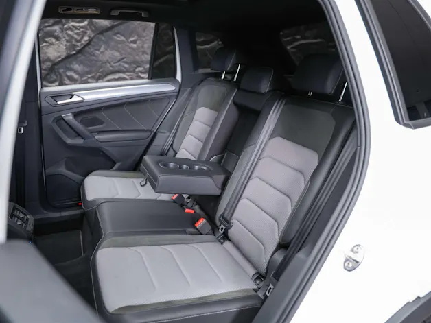 VW Tiguan 2.0TSI Highline R-Line 4Motion DSG *Panorama*Head-Up*Abstandsregler*