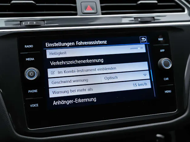 VW Tiguan 2.0TSI Highline R-Line 4Motion DSG *Panorama*Head-Up*Abstandsregler*