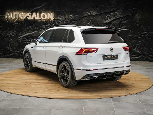 VW Tiguan 2.0TSI Highline R-Line 4Motion DSG *Panorama*Head-Up*Abstandsregler*