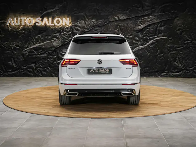 VW Tiguan 2.0TSI Highline R-Line 4Motion DSG *Panorama*Head-Up*Abstandsregler*