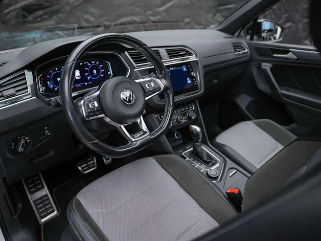 VW Tiguan 2.0TSI Highline R-Line 4Motion DSG *Panorama*Head-Up*Abstandsregler*