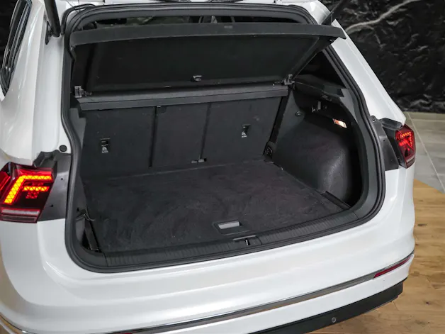 VW Tiguan 2.0TSI Highline R-Line 4Motion DSG *Panorama*Head-Up*Abstandsregler*