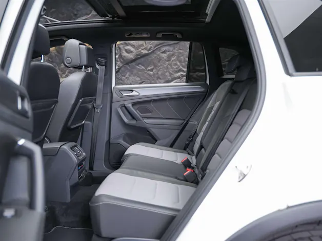 VW Tiguan 2.0TSI Highline R-Line 4Motion DSG *Panorama*Head-Up*Abstandsregler*