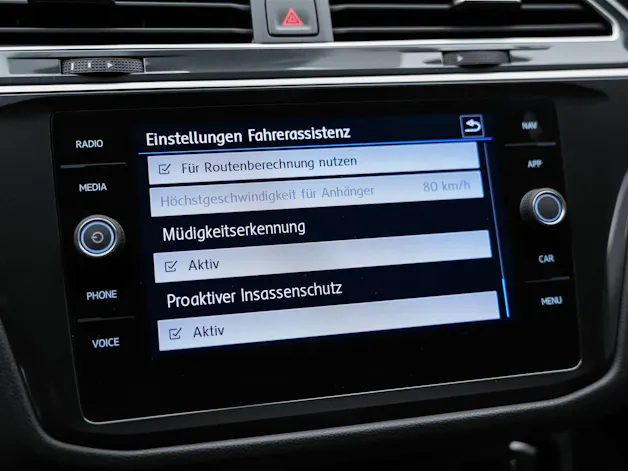 VW Tiguan 2.0TSI Highline R-Line 4Motion DSG *Panorama*Head-Up*Abstandsregler*