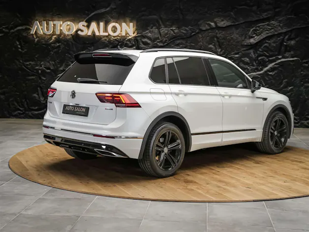 VW Tiguan 2.0TSI Highline R-Line 4Motion DSG *Panorama*Head-Up*Abstandsregler*
