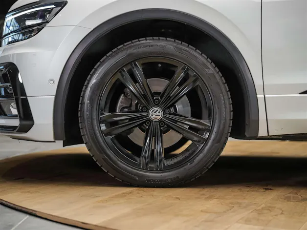 VW Tiguan 2.0TSI Highline R-Line 4Motion DSG *Panorama*Head-Up*Abstandsregler*