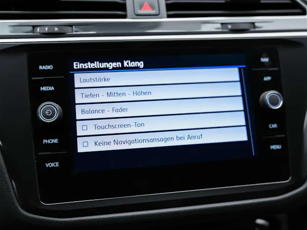 VW Tiguan 2.0TSI Highline R-Line 4Motion DSG *Panorama*Head-Up*Abstandsregler*