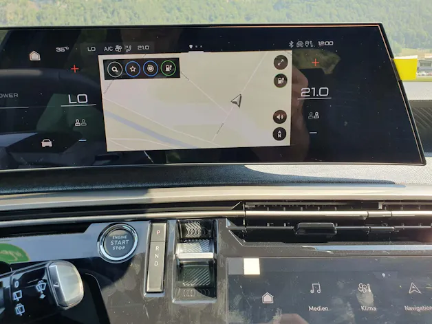 Peugeot 5008 e-Allure Premium 4x4