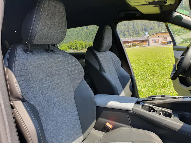 Peugeot 5008 e-Allure Premium 4x4