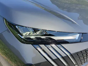 Peugeot 5008 e-Allure Premium 4x4