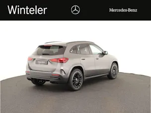 MERCEDES-BENZ GLA 200 Night Star 7G-D