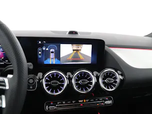 MERCEDES-BENZ GLA 200 Night Star 7G-D