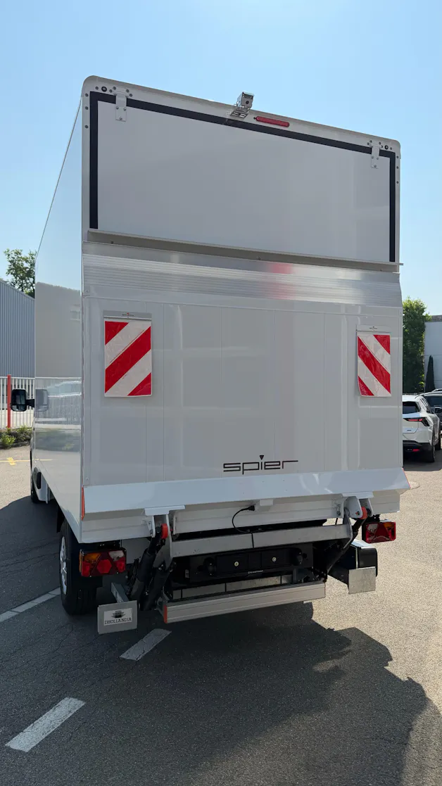 Renault Master RedEdition Koffer/Hebebühne