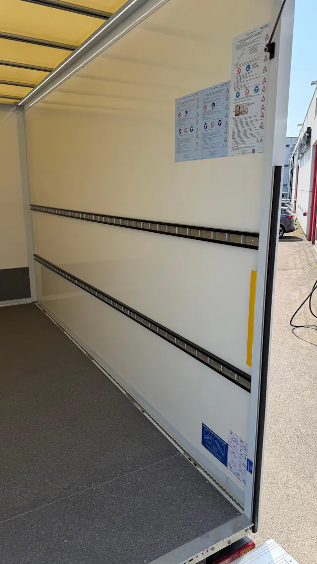 Renault Master RedEdition Koffer/Hebebühne