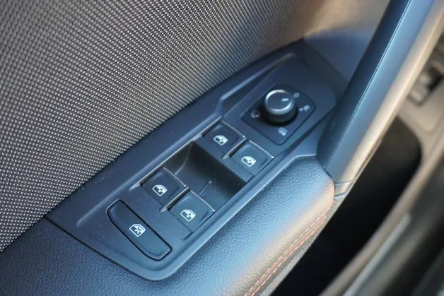 SEAT Tarraco 2.0TSI FR 4Drive DSG 7-PLÄTZER!!!