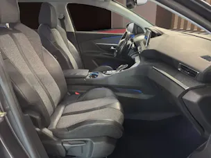 PEUGEOT 5008 1.2 Pure Tech Allure EAT