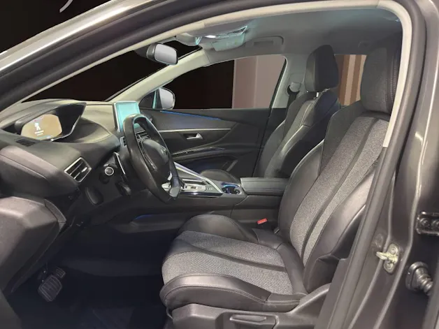PEUGEOT 5008 1.2 Pure Tech Allure EAT