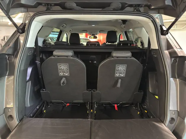 PEUGEOT 5008 1.2 Pure Tech Allure EAT