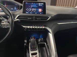 PEUGEOT 5008 1.2 Pure Tech Allure EAT
