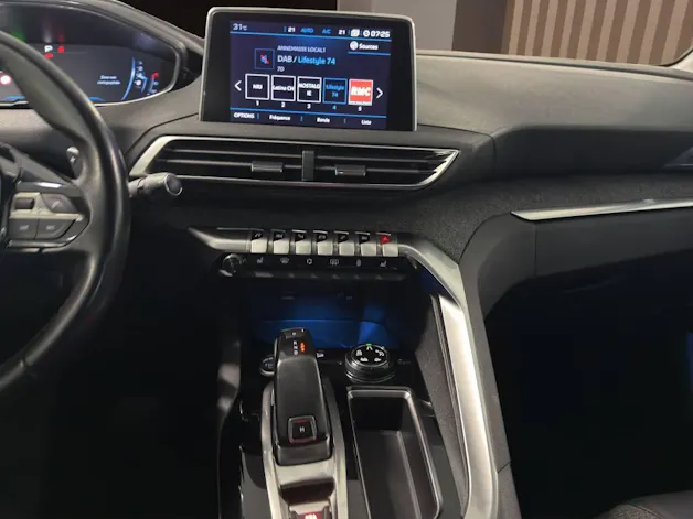 PEUGEOT 5008 1.2 Pure Tech Allure EAT