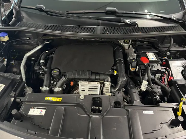 PEUGEOT 5008 1.2 Pure Tech Allure EAT
