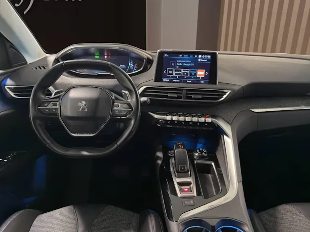 PEUGEOT 5008 1.2 Pure Tech Allure EAT