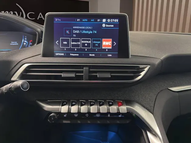 PEUGEOT 5008 1.2 Pure Tech Allure EAT