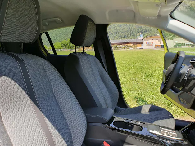 Peugeot 208 1.2 Hybrid Style