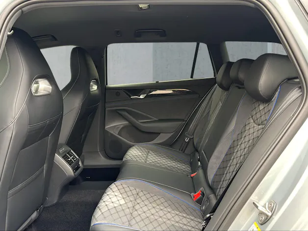 VW Passat Variant R-Line Hybride 1.5TSI 272CH DSG