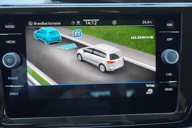 VW Touran 1.5 TSI EVO Highline DSG 7-PLÄTZER R-LINE!!!